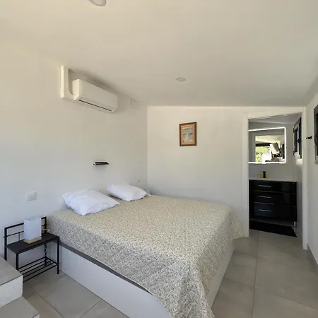 Villa Pallares 64 *