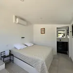 Villa Pallares 64 *