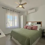 Villa Pallares 64 *