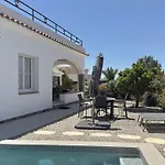 Villa Pallares 64 Roses